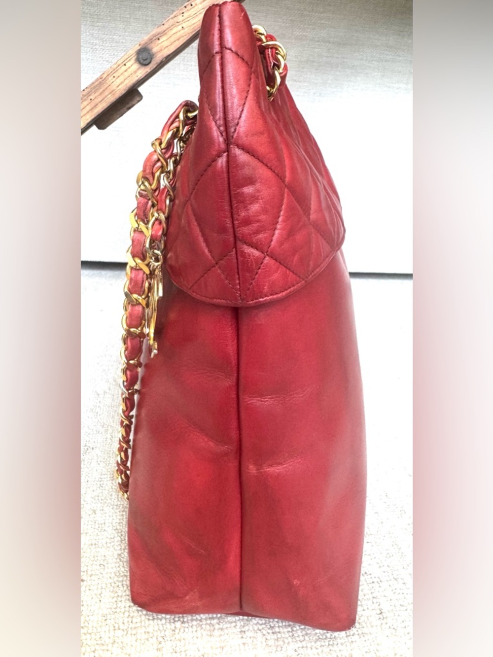 CHANEL Vintage Red Leather Chain Tote CC Charm 1 Series - Picture 16 of 16